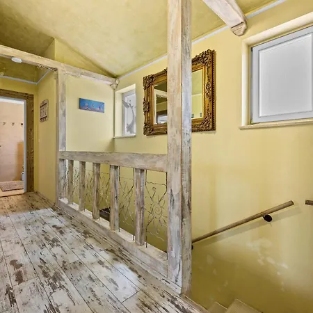 Villa Emely For 8 People Near Porec With Heated Pool & Jacuzzi Gradina (Vrsar)