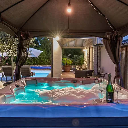 Emely For 8 People Near Porec With Heated Pool & Jacuzzi * Gradina (Vrsar)
