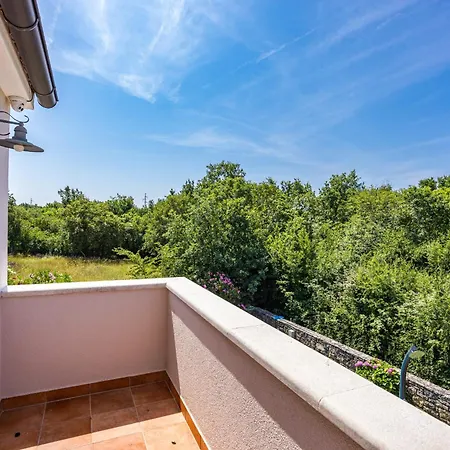 Emely For 8 People Near Porec With Heated Pool & Jacuzzi Villa *