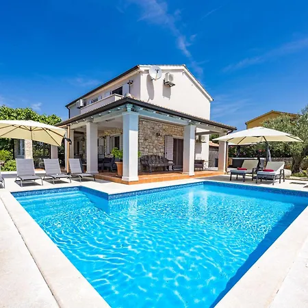 Emely For 8 People Near Porec With Heated Pool & Jacuzzi *