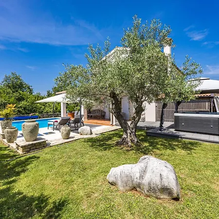 Emely For 8 People Near Porec With Heated Pool & Jacuzzi Gradina (Vrsar)